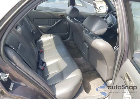 1996 Toyota Camry Le/Xle/Se z USA, uszkodzony, nr VIN 4T1BF12K3TU873648